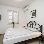 Residence&pool Schwarz 3* Cavtat