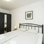 Residence&pool Schwarz 3*