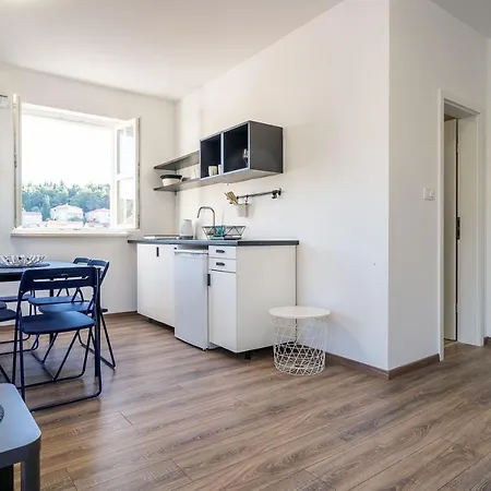 Residence&pool Schwarz 3*