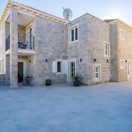 Residence&pool Schwarz Pensión Cavtat