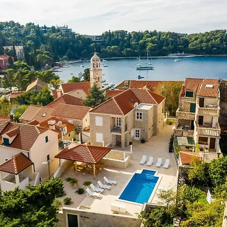 & Pool Schwarz Cavtat
