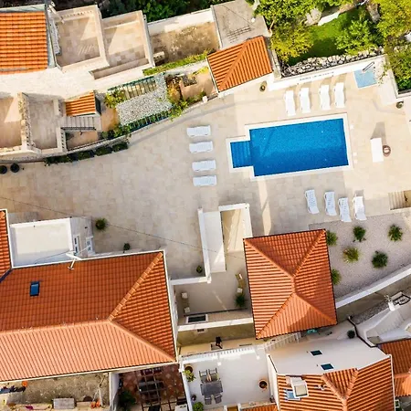 Residence&pool Schwarz Pensión Cavtat