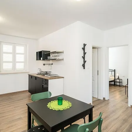 & Pool Schwarz Gostinjska kuća 3*