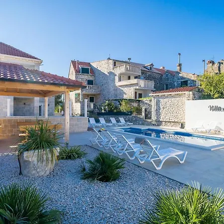 Pensión Residence&pool Schwarz 3*