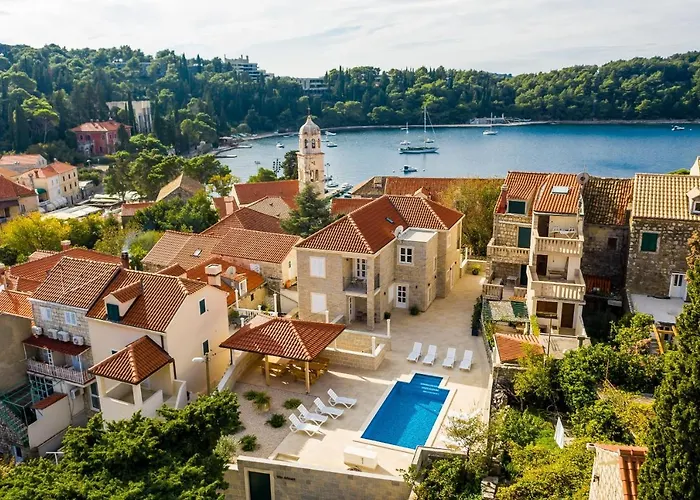 & Pool Schwarz Cavtat