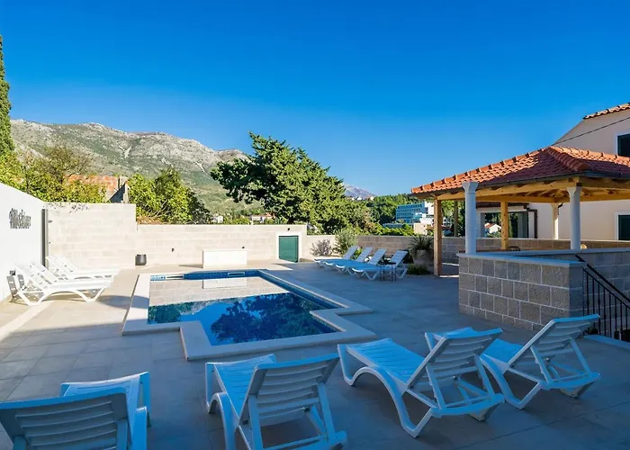 & Pool Schwarz Affittacamere Cavtat